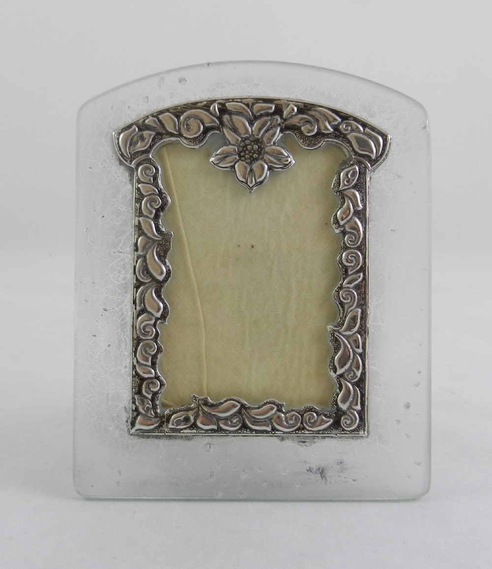 silver mounted photo frame
